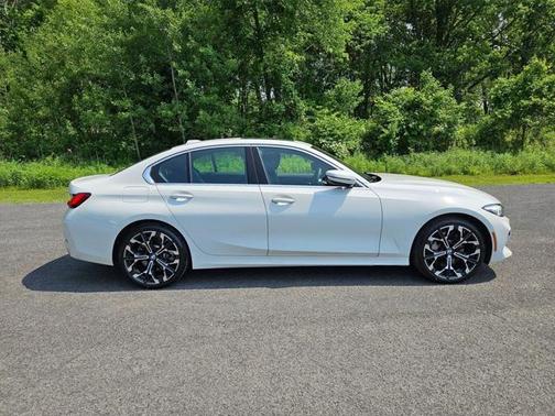 2025 BMW 330 i xDrive