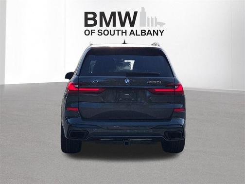 2022 BMW X7 M50i