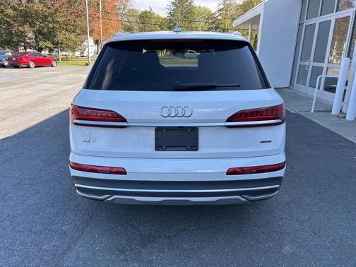 2021 Audi Q7 55 Premium Plus