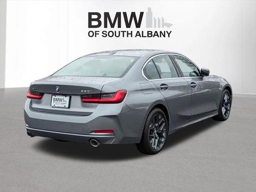 2025 BMW 330 i xDrive