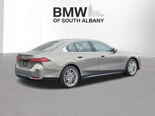 2024 BMW 530 i xDrive
