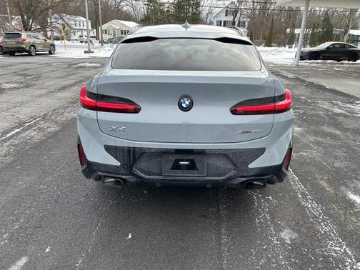 2023 BMW X4 xDrive30i