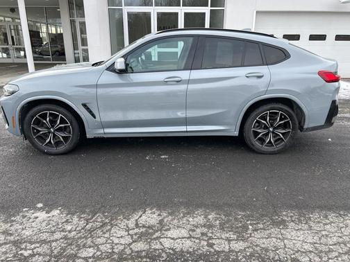 2023 BMW X4 xDrive30i
