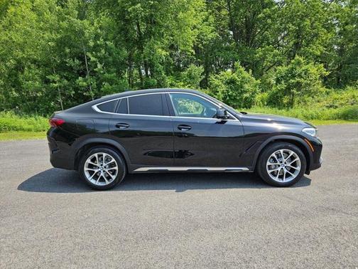 2022 BMW X6 xDrive40i