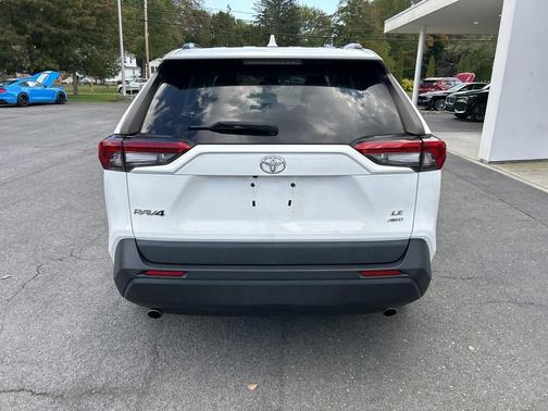 2020 Toyota RAV4 LE