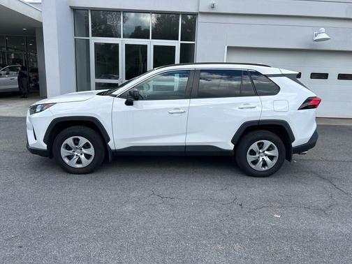 2020 Toyota RAV4 LE