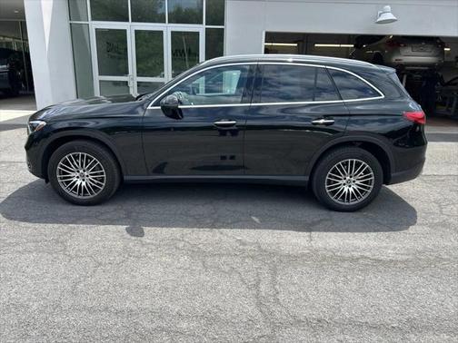 2025 Mercedes-Benz GLC 300 4MATIC