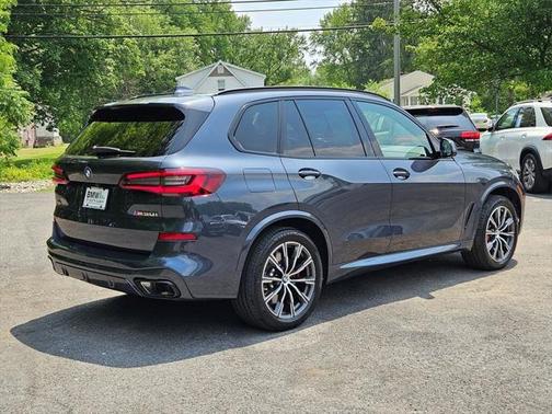 2022 BMW X5 M50i