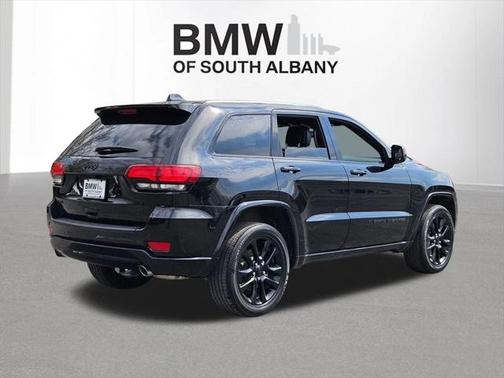 2022 Jeep Grand Cherokee Laredo