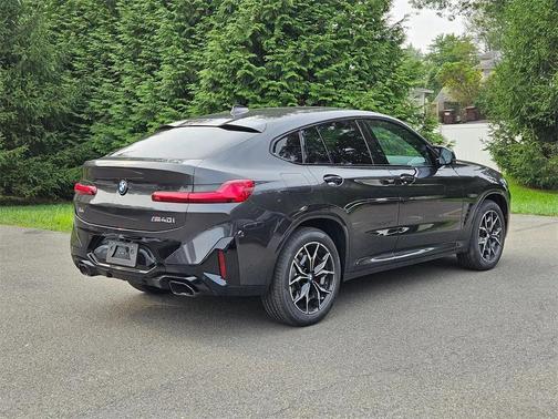 2025 BMW X4 M40i