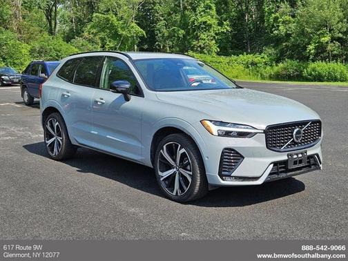 2024 Volvo XC60 B5 Ultimate Dark Theme