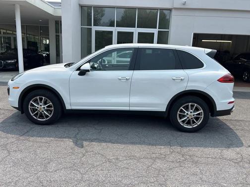 2016 Porsche Cayenne Base