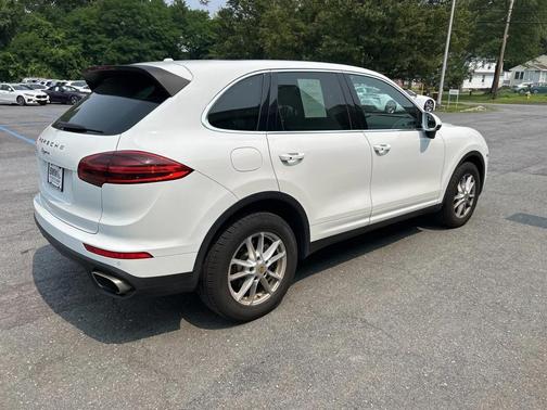 2016 Porsche Cayenne Base