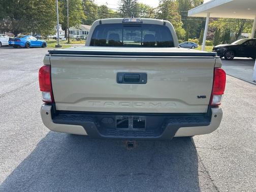 2017 Toyota Tacoma SR5