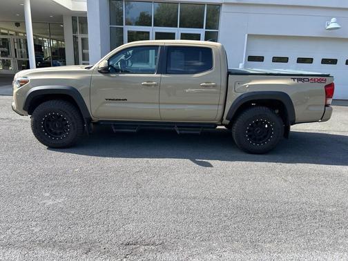 2017 Toyota Tacoma SR5