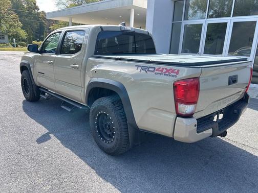 2017 Toyota Tacoma SR5