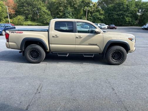 2017 Toyota Tacoma SR5