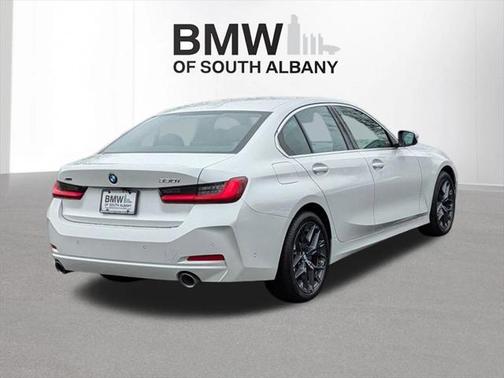 2025 BMW 330 i xDrive