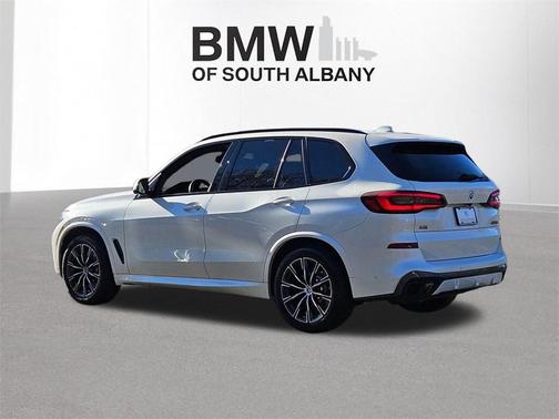 2023 BMW X5 M50i