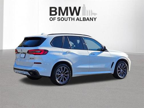 2023 BMW X5 M50i