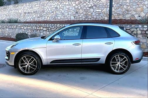 Dolomite Silver Metallic 2026 Porsche Macan Macan