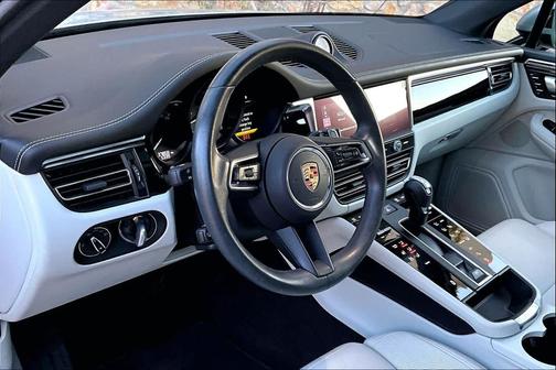 2023 Porsche Macan T