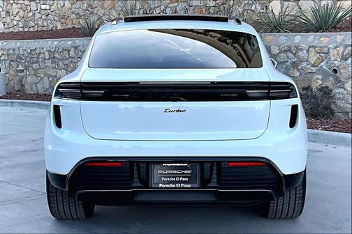 2025 Porsche Macan Turbo