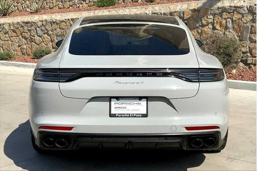 2022 Porsche Panamera 4 Executive
