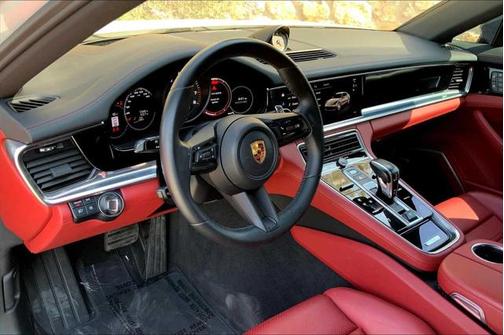 2022 Porsche Panamera 4 Executive