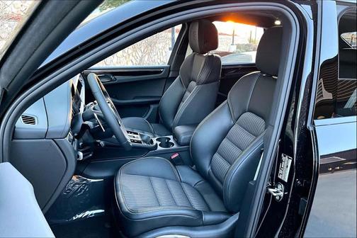 2026 Porsche Macan T