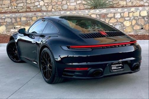 2024 Porsche 911 Carrera