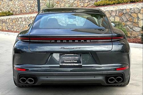 2025 Porsche Panamera 4