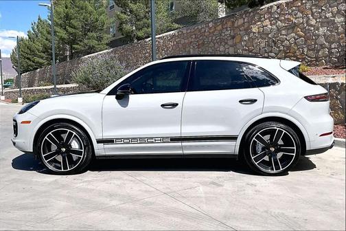 Chalk 2022 Porsche Cayenne Turbo