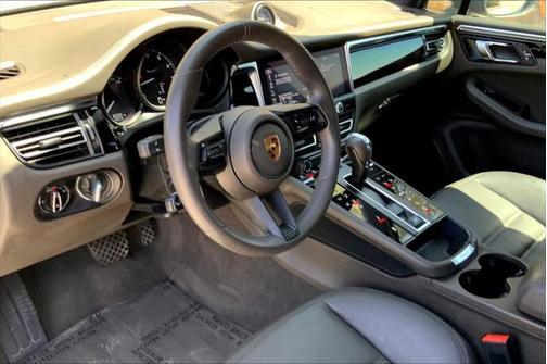2023 Porsche Macan Base