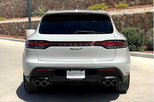 2023 Porsche Macan Base