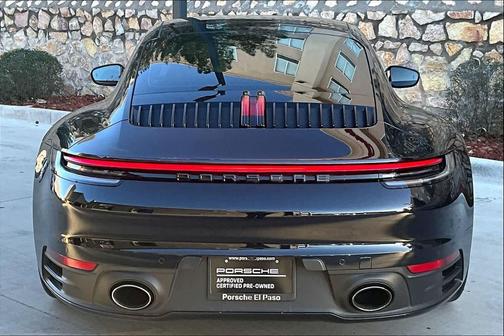 2022 Porsche 911 Carrera