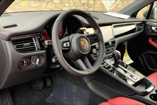 2025 Porsche Macan T