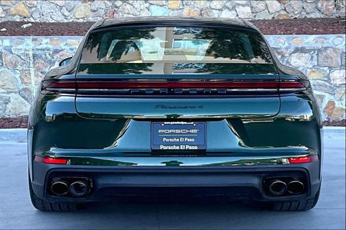 2025 Porsche Panamera 4