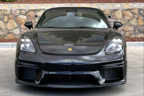 2022 Porsche 718 Spyder Roadster