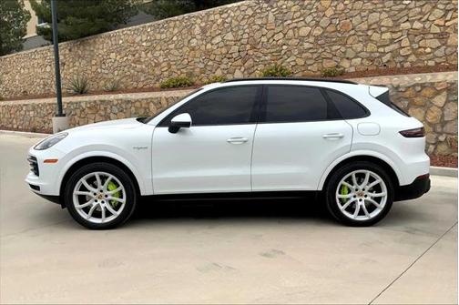 2023 Porsche Cayenne E-Hybrid S
