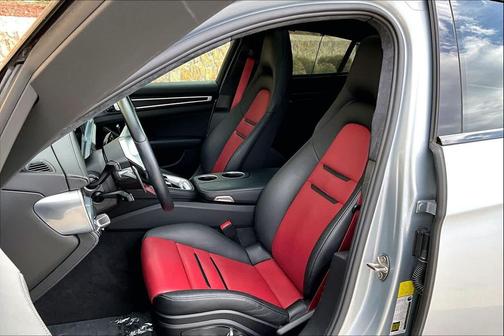 Dolomite Silver Metallic 2019 Porsche Panamera GTS