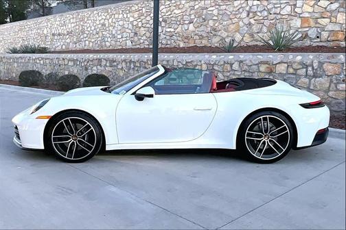 2025 Porsche 911 Carrera