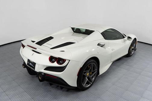 2023 Ferrari F8 Spider Base