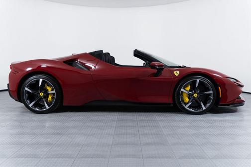 2023 Ferrari SF90 Spider Base