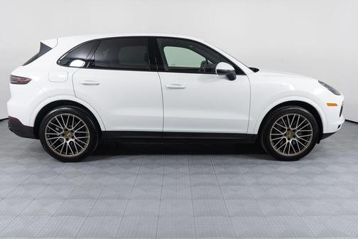 2023 Porsche Cayenne Platinum Edition