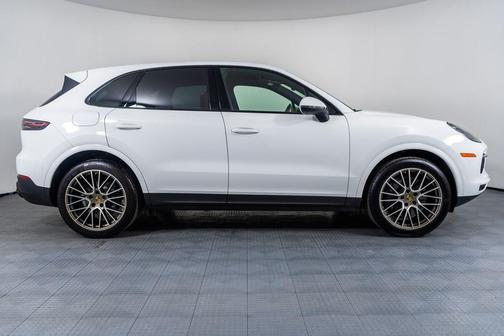 2023 Porsche Cayenne Platinum Edition
