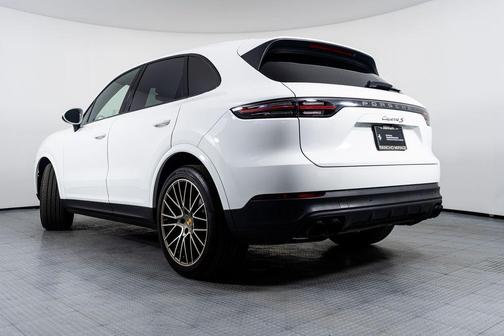 2023 Porsche Cayenne Platinum Edition