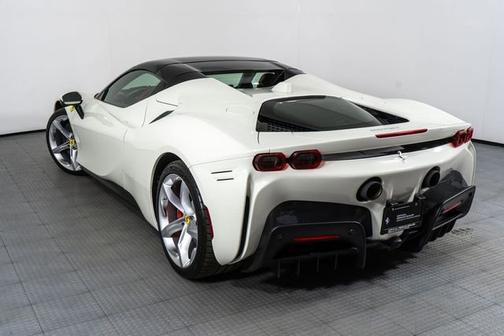 2025 Ferrari SF90 Spider 