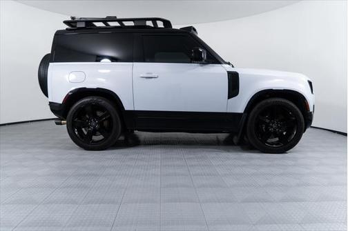 2023 Land Rover Defender V8