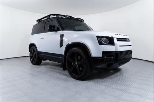 2023 Land Rover Defender V8